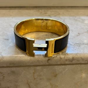 Hermes thick gold bangle